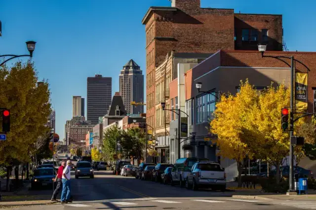 Des Moines