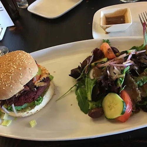 3 Brothers Pizza Cafe
