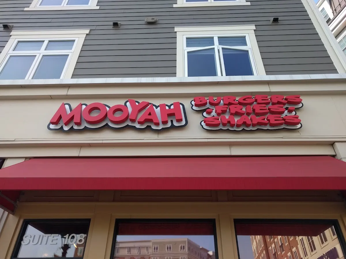 MOOYAH Burgers, Fries & Shakes