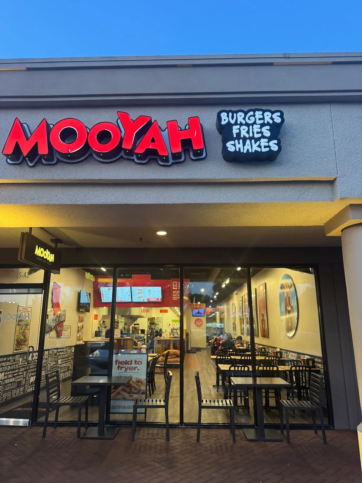 MOOYAH Burgers, Fries & Shakes