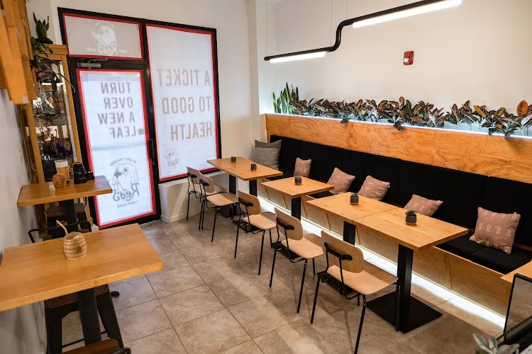Red's Leaf Café