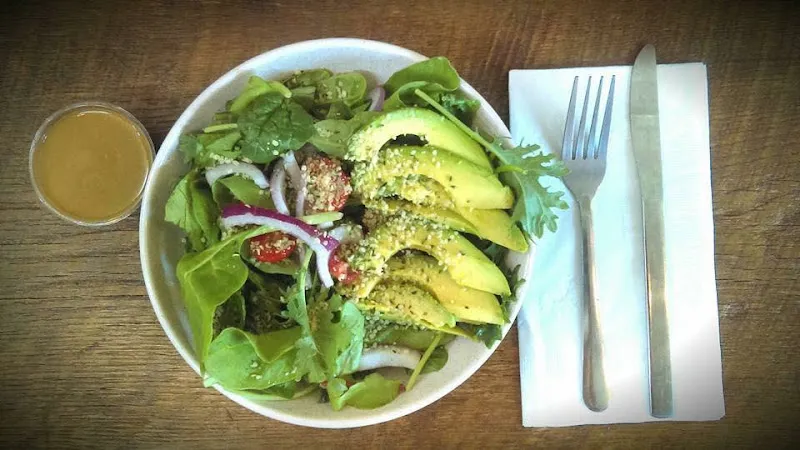 Roots Market Café
